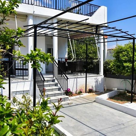 Μονοκατοικία Δίπλα Στην Θάλασσα Salamís Exteriér fotografie